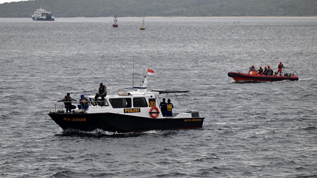 Tim SAR Perluas Jangkauan Pencarian Korban Kapal Tenggelam di Selat Bali